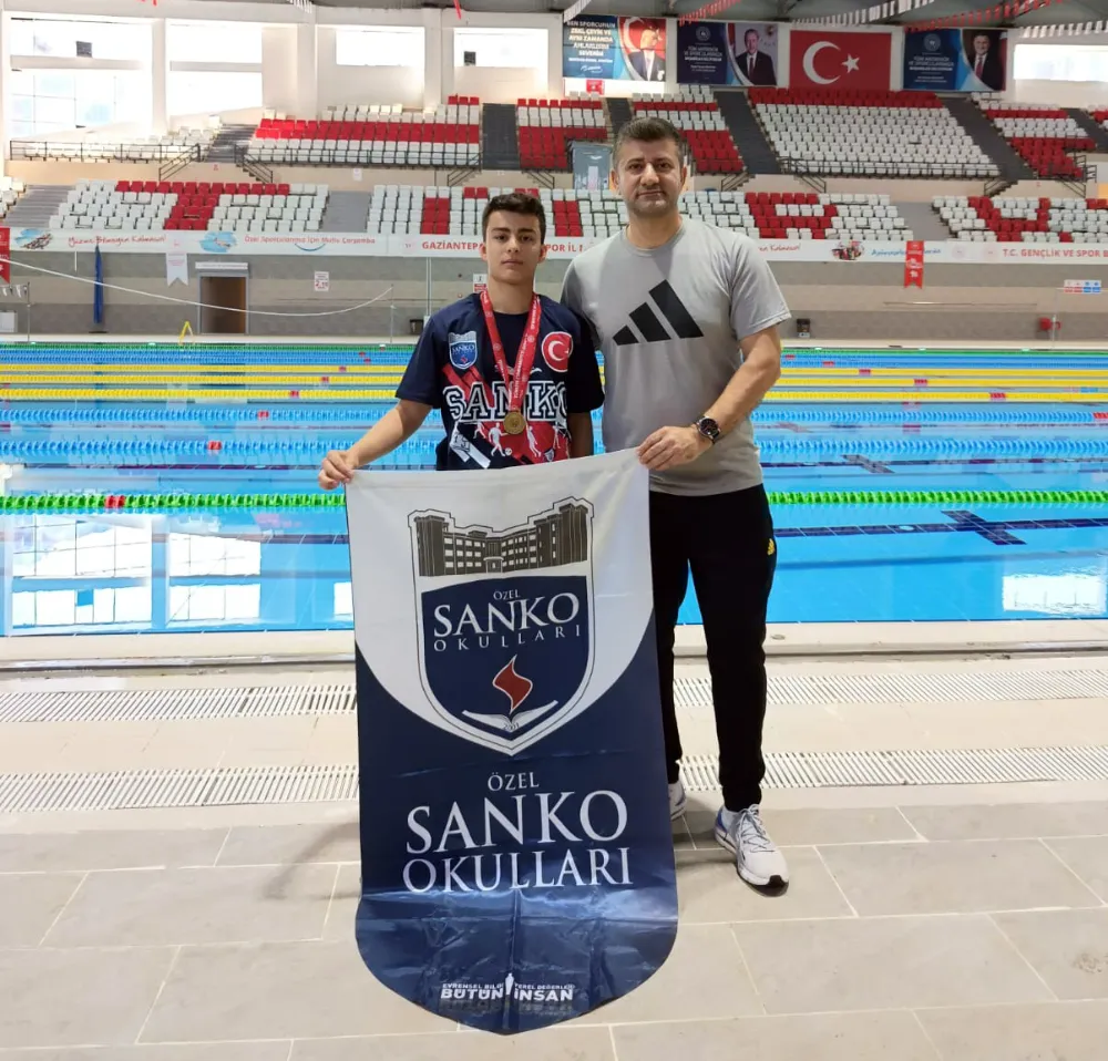 Sanko Öğrencisi Yüzme Yarışmasında İl Birincisi Oldu