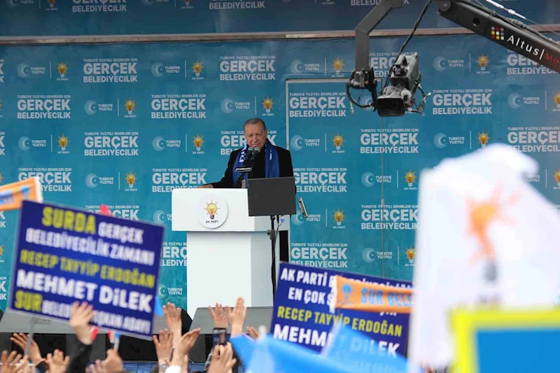 Cumhurbaşkanı Erdoğan Diyarbakır’da siyaset dışı çözüm sürecine işaret etti